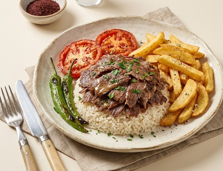 Kömür Ateşinde Pilav Üstü Döner